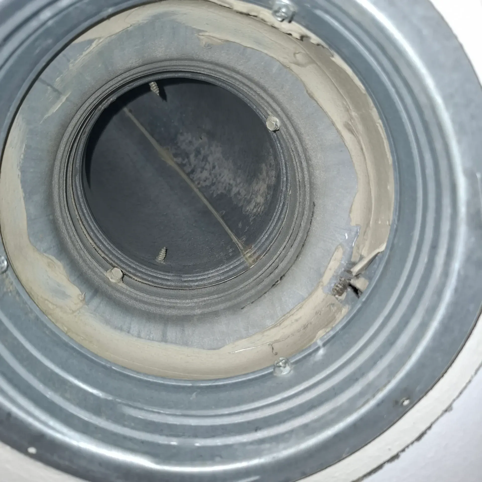Ventilationskanal efter professionell rengöring